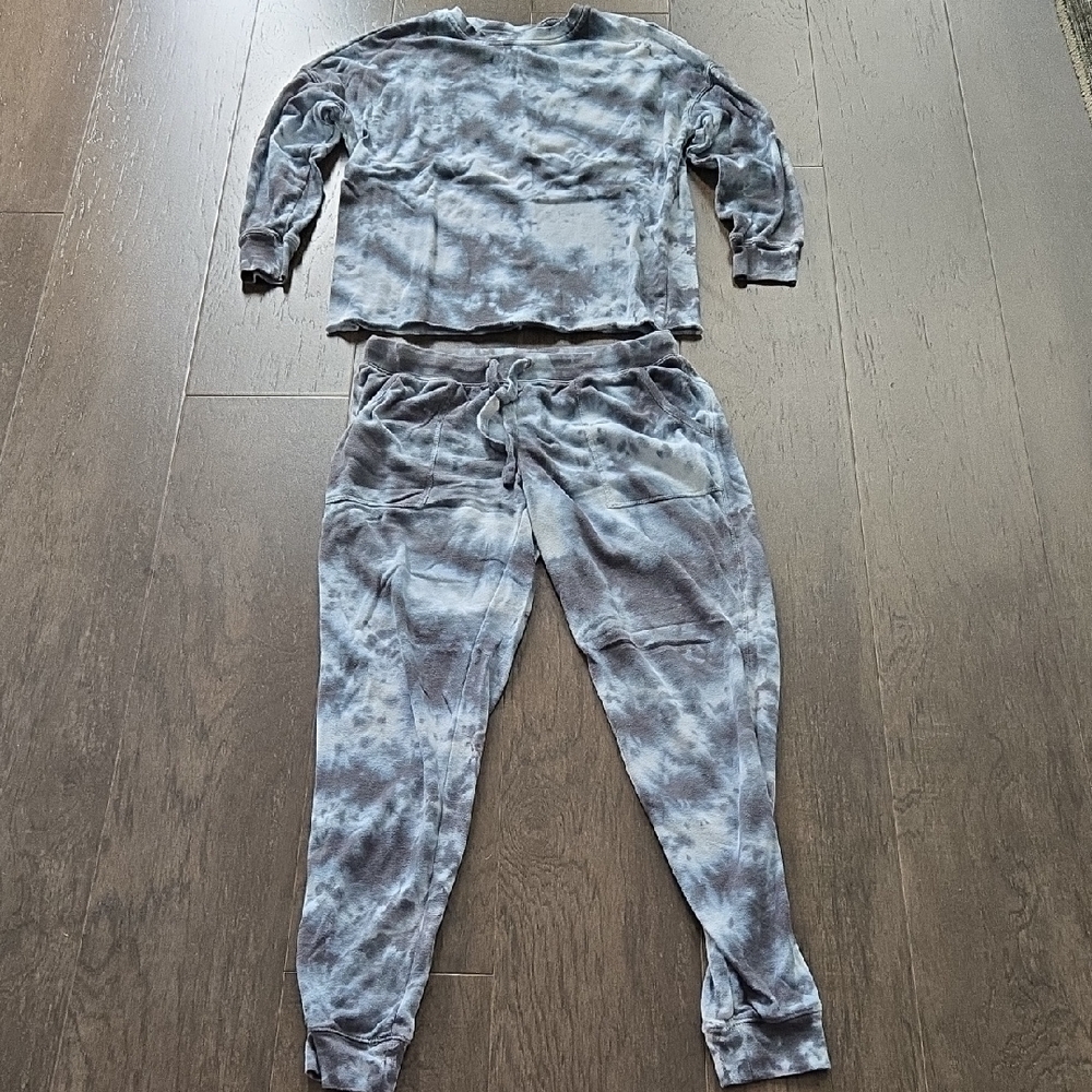 GreenTea Gray Tie-Dye Top